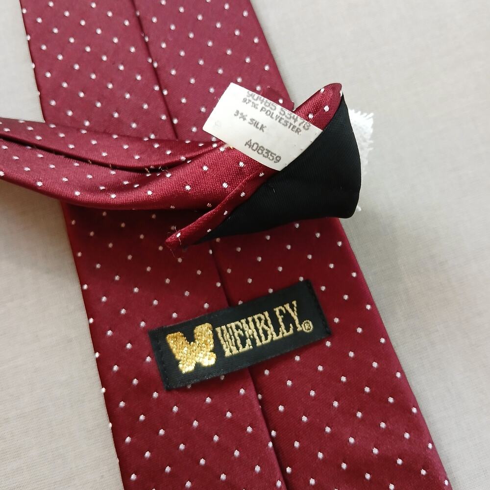 Wembley Vintage Red Polka Dot Necktie 1970s white polyester silk satin WEMCO - Picture 3 of 6